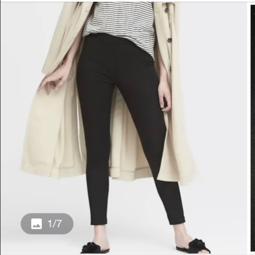 Banana Republic. 4 petite. Black Devon legging. Black.